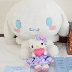 在庫のこり1点！★限定入荷★掘り出し物！Sanrio サンリオ CINNAMOROLL シナモロール ぬいぐるみ 保冷バッグ ブルー USB加湿器 レリーフマグ ホワイト シナモン キティ 当たりくじ 景品 など まとめの画像