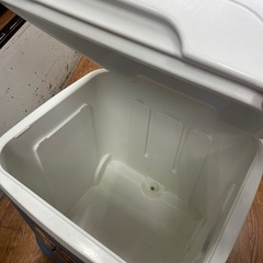 キャリー付クーラーボックスの画像