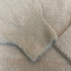 ピンクベージュの服　Lサイズの画像