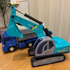 車のオモチャ　　ショベルカー・ダンプカーの画像