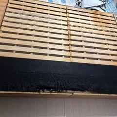 クィーンサイズベッド➕ダブルマットレスの画像