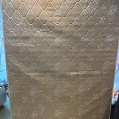 クィーンサイズベッド➕ダブルマットレスの画像