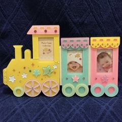 カラフル機関車の写真立ての画像