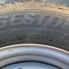 スタッドレスタイヤ　マルチホイール付きの画像