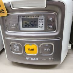 J1993【リユースのサカイ柏店】TIGER　タイガー　3合炊きマイコン炊飯ジャー　JAI-R551　ホワイト　2018年製　クリーニング済み　参考価格10,978円の画像
