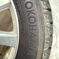 スタッドレスタイヤ
の画像