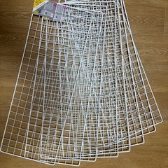 ダイソー　ワイヤーネット　80cm×29.5cm 8枚
の画像