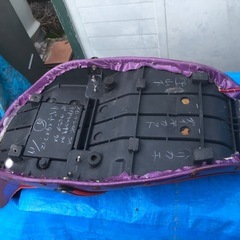 ゼファー400 三段シート　ベースの画像