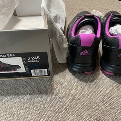 ADIDAS ゴルフ
靴の画像