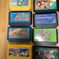 ファミコン本体と
ゲームソフトのセットの画像