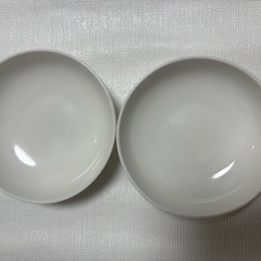 陶磁器の皿の画像