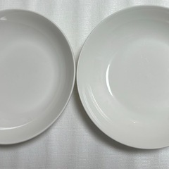 陶磁器の皿の画像