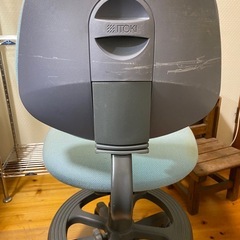 イトーキ　デスクチェアの画像