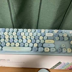 タイプライター風 キーボードの画像