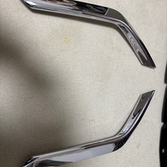 新型アルファード　純正グリル　サイドエンブレム　　
の画像