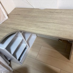 机と椅子の画像