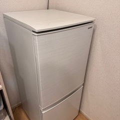 シャープ冷蔵庫　137Lの画像