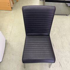 【リサイクルショップ ピカソ 小松原】🪑✨【シンプルで使いやすい‼️】ブラック ダイニングチェア✨レザー調×スチール脚✨★9807★の画像