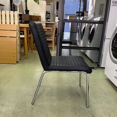 【リサイクルショップ ピカソ 小松原】🪑✨【シンプルで使いやすい‼️】ブラック ダイニングチェア✨レザー調×スチール脚✨★9807★の画像