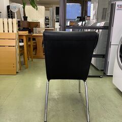 【リサイクルショップ ピカソ 小松原】🪑✨【シンプルで使いやすい‼️】ブラック ダイニングチェア✨レザー調×スチール脚✨★9807★の画像
