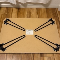 折りたたみテーブルの画像