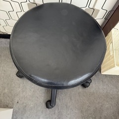 黒　　椅子　スツール　キャスター付き椅子の画像