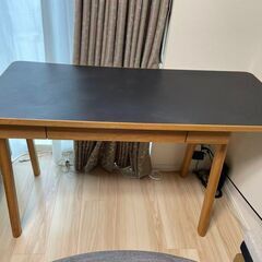 パソコンディスクとチェアー5000円で譲ります。の画像