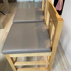 カウンターチェアー2脚2,000円で譲ります。の画像