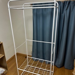 ハンガーラックの画像