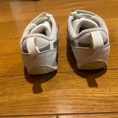 asics キッズ　スニーカー
16.5cmの画像