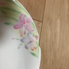 無料　ティーカップと皿の画像