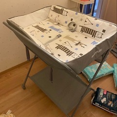 オムツ交換台の画像