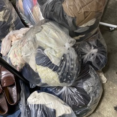 レディース　衣類、バッグ、靴　大量　差し上げますの画像