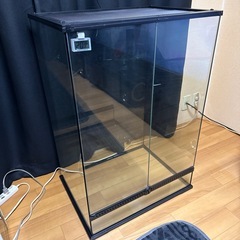引取り限定　レインフォレストタンク L High90 大型透明ガラス飼育ケージの画像