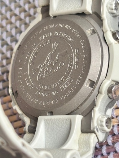 カシオ G-SHOCK GW-200CF 迷彩モデルのブラジリアン フロッグマン 200m