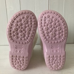 crocs クロックス ファー ボアブーツ 子ども キッズ 20-22cmピンクの画像