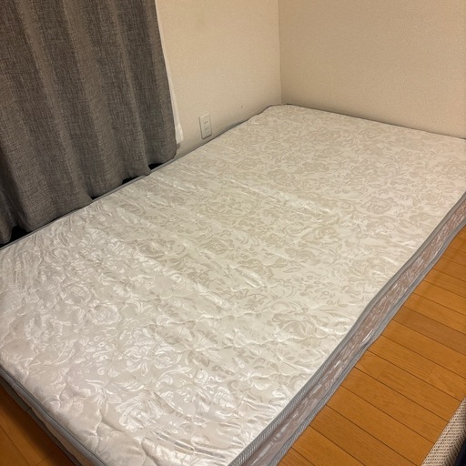 セミダブルマットレス (xo9) 野田の寝具《マットレス》の中古あげます
