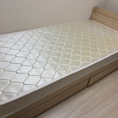 シングルベッド、マットレスの画像