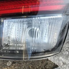 プリウス50前期テールランプの画像