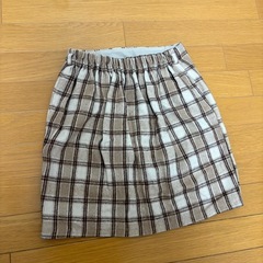 チェックスカートの画像