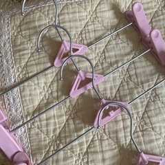 ピンクカラー伸び縮みハンガー20本セットの画像