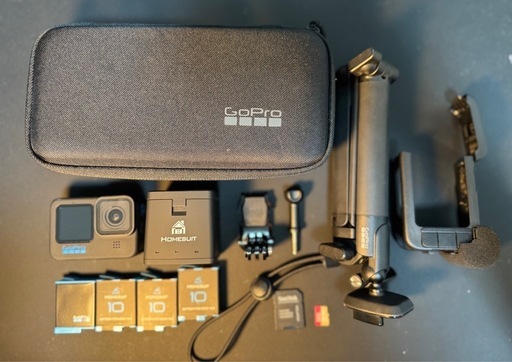 GoPro HERO10 アクセサリーセット（バッテリー4個・ケース付き）