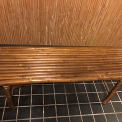 木製椅子+赤もうせん+座布団の画像