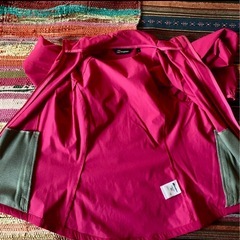 Berg haus トレッキングソフトシェルジャケットの画像