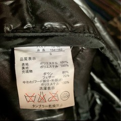 軽量のフードダウンジャケットの画像