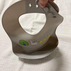 シリコンお食事エプロン グレー アヒルデザインの画像