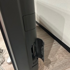 テレビ32インチ　シーリングライト2個の画像