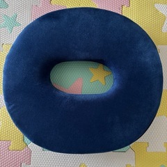 美品 産後　高反発　円座クッション　ドーナツクッション　ネイビーの画像