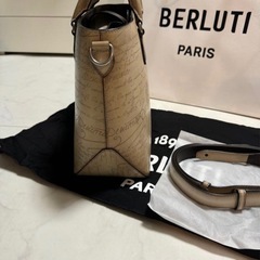 ベルルッティ トゥジュール スクリットレザートートバッグの画像