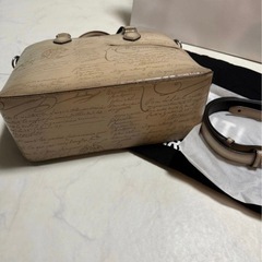 ベルルッティ トゥジュール スクリットレザートートバッグの画像